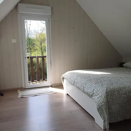 4 Minutes From Sainte-mere-eglise - Independent On First Floor Of Big House With Garden And Heated Pool Opened If Weather Is Ok * Fresville