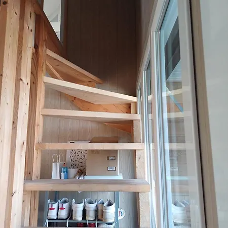 Apartment 4 Minutes From Sainte-mere-eglise - Independent On First Floor Of Big House With Garden And Heated Pool Opened If Weather Is Ok Fresville