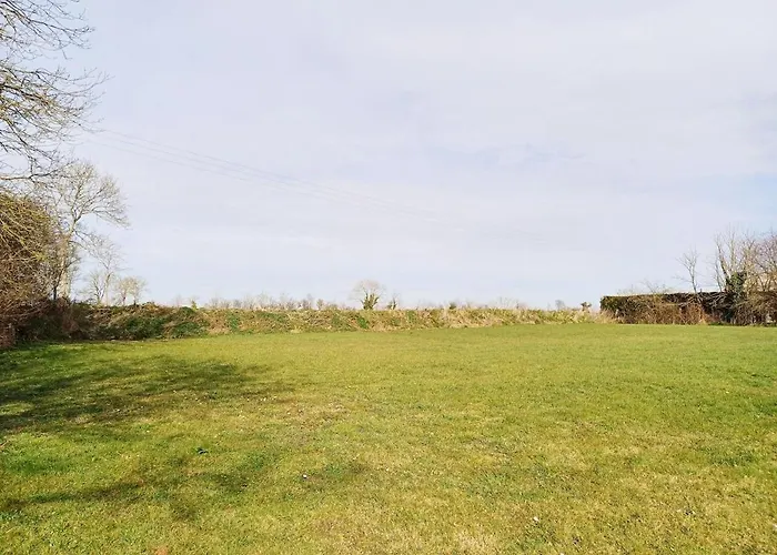 4 Minutes From Sainte-mere-eglise - Independent On First Floor Of Big House With Garden And Heated Pool Opened If Weather Is Ok Apartment