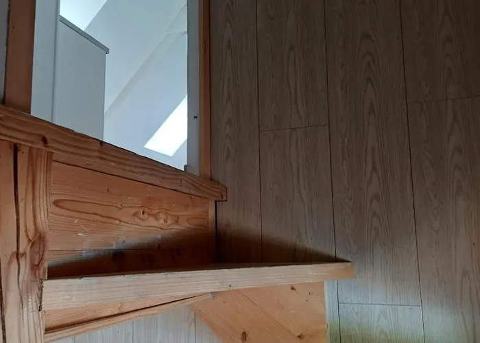 4 Minutes From Sainte-mere-eglise - Independent On First Floor Of Big House With Garden And Heated Pool Opened If Weather Is Ok Fresville